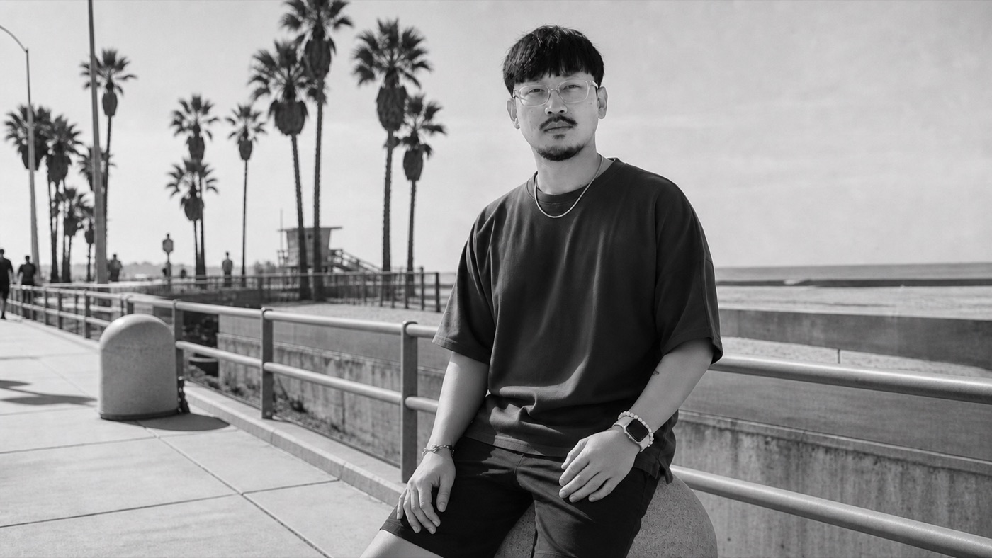 SimonTakesANap — beachside boardwalk portrait